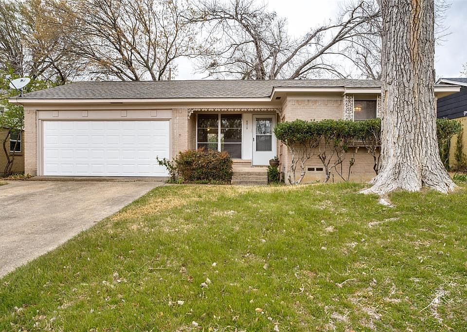 1st image of 8819 Clearwater Dr