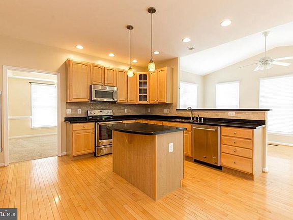 4th image of 5900 Nellie Ln