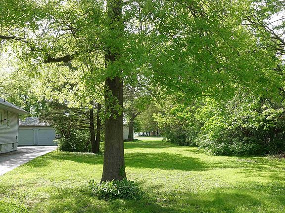 5th image of 1302 Clark St
