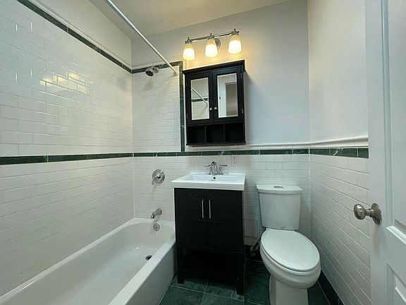3rd image of 80 Fort Washington Ave APT 58A