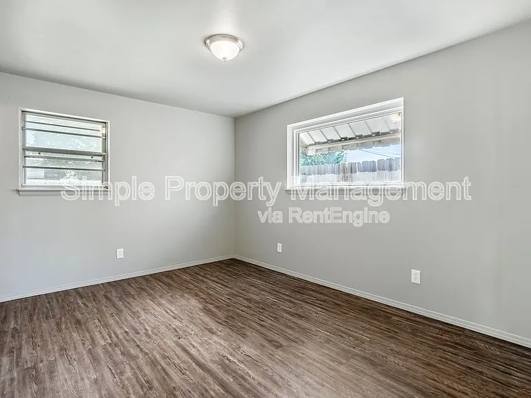 3221 Beechwood Dr — Photo 12