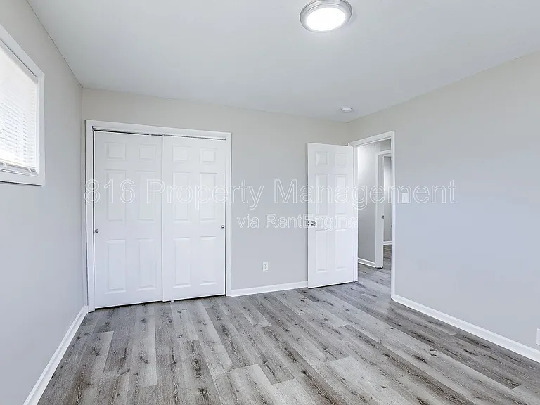 11201 Crystal Ave — Photo 18