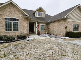 10611 N Hidden Creek Dr, Mequon, WI 53092