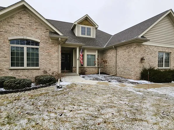 10611 North Hidden Creek DRIVE, Mequon, WI 53092