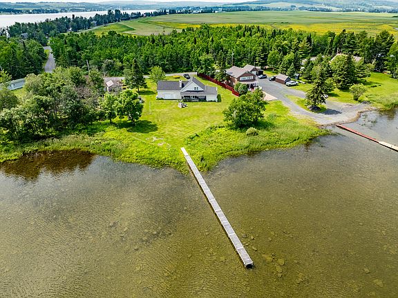 2nd image of 152 Island Road