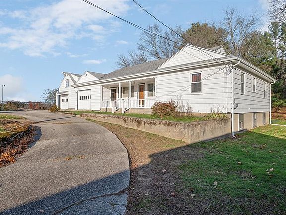 2nd image of 1940 Providence Pike