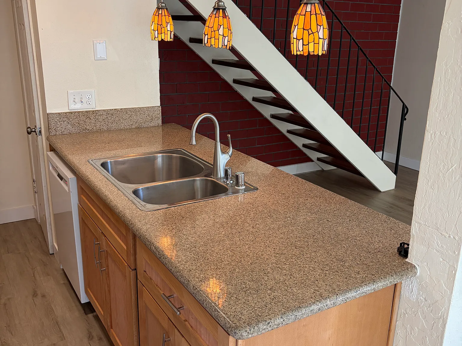 2 bed, 840 sqft, $1,650 — Photo 4