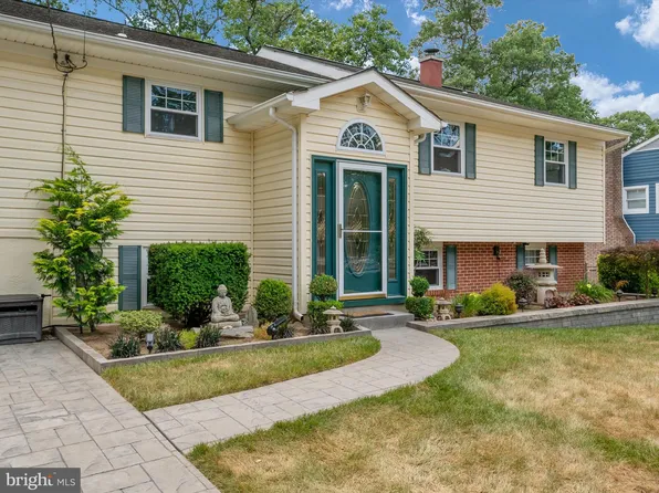 823 Lucky Rd, Severn, MD 21144