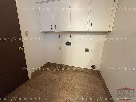 5th image of 463 Hansen Ave #6