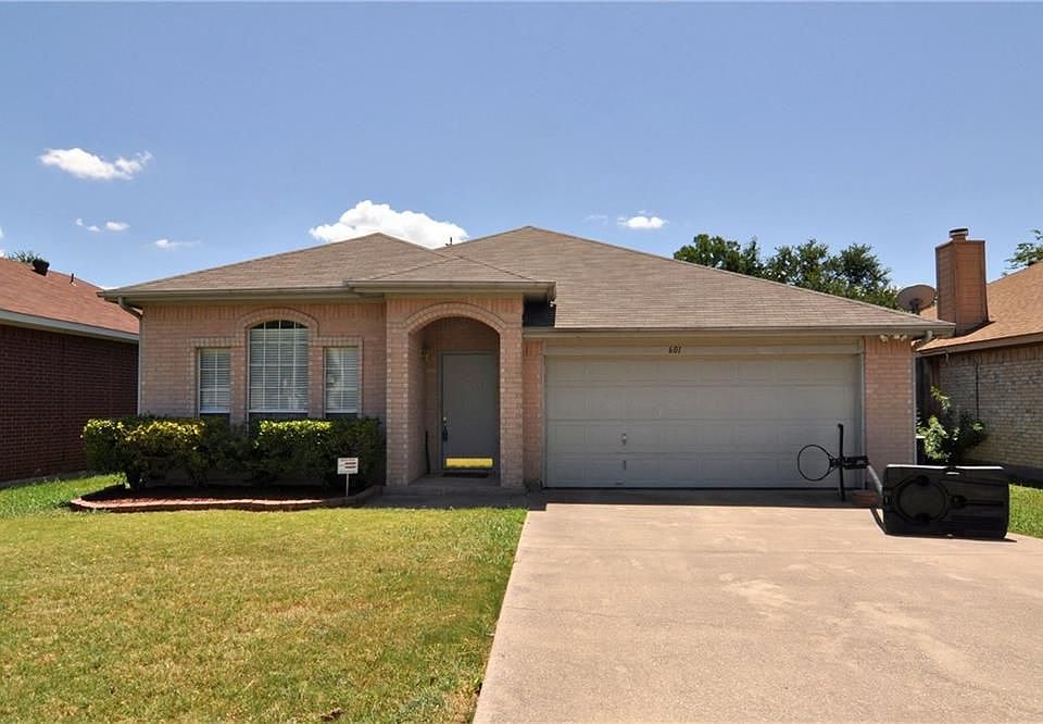 1st image of 601 Woodacre Dr