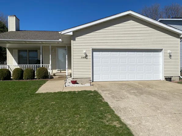 2803 Binghamton Ln, Bloomington, IL 61705