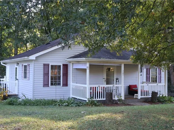 7381 Broad St, Rural Hall, NC 27045