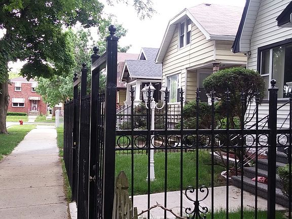 3rd image of 10946 S Egglestn Ave