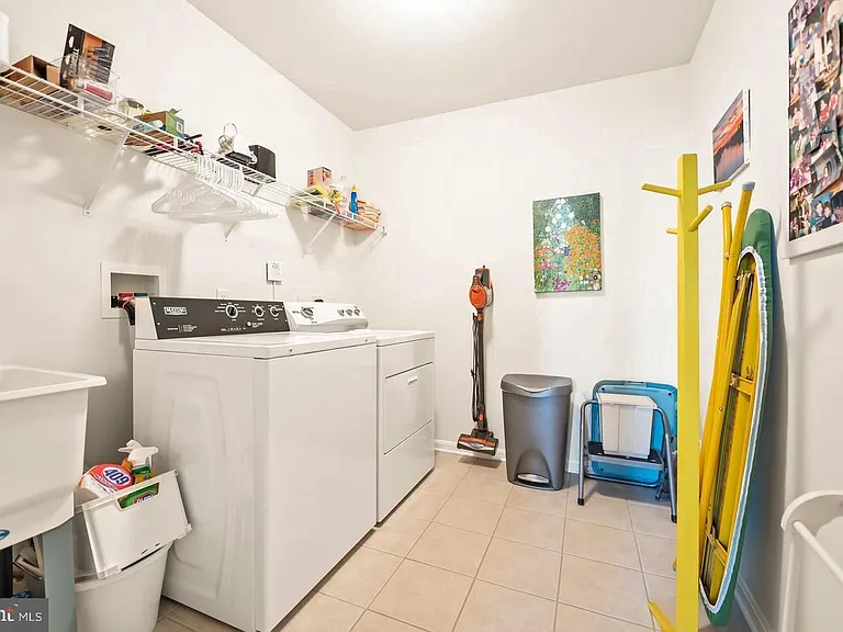 304 Arthur Ct — Photo 10