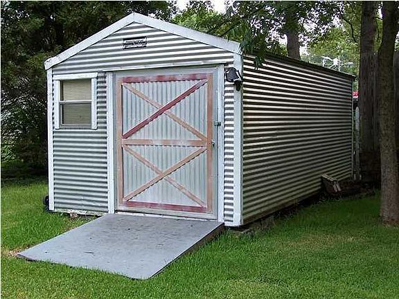 5th image of 2856 Fernwood Dr