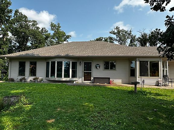 2nd image of 52404 320th St