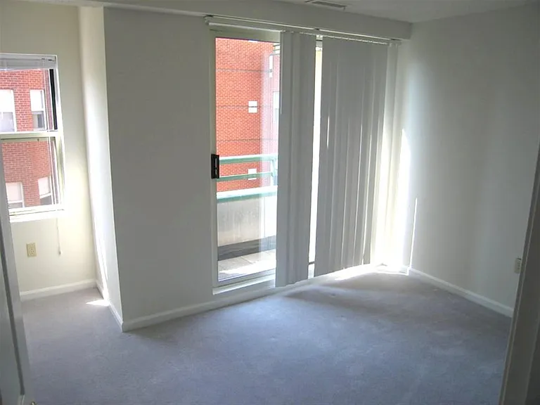 161 Beacon St — Photo 4