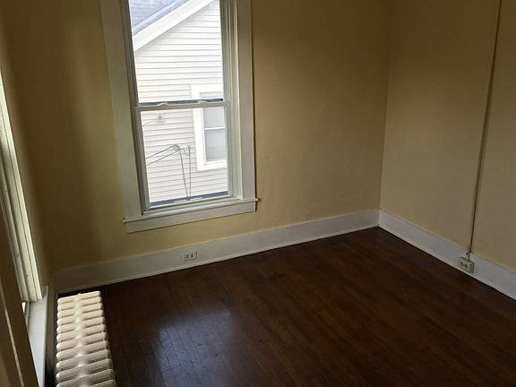 5th image of 10 E Washington St #2