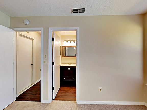 4th image of 2769 Beaver Dr