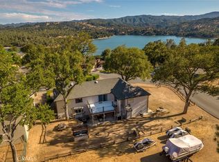 8790 Circle Oak Dr, Bradley, CA 93426