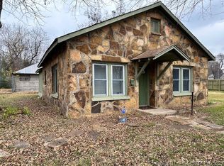 305 S Jefferson Ave, Wagoner, OK 74467
