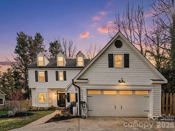 2nd image of 153 Ashford Hollow Ln