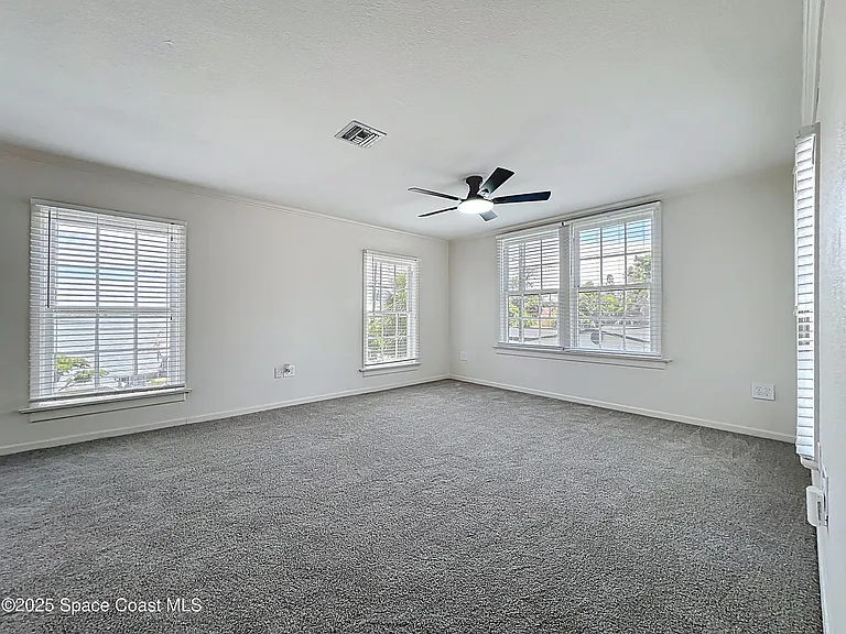 2811 N Indian River Dr — Photo 25
