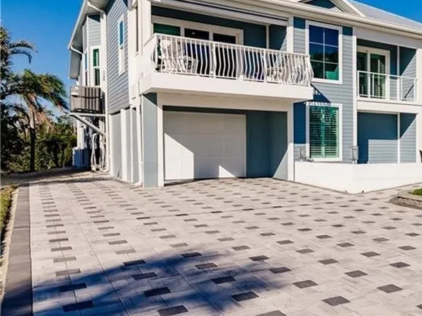 12122 Siesta Dr, Fort Myers Beach, FL 33931