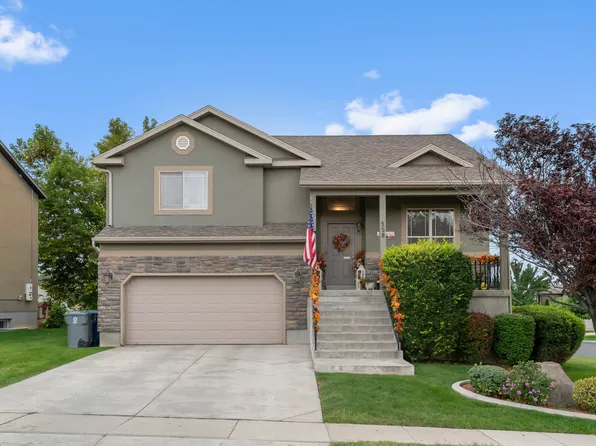 558 E Harvest Moon Dr, Pleasant Grove, UT 84062