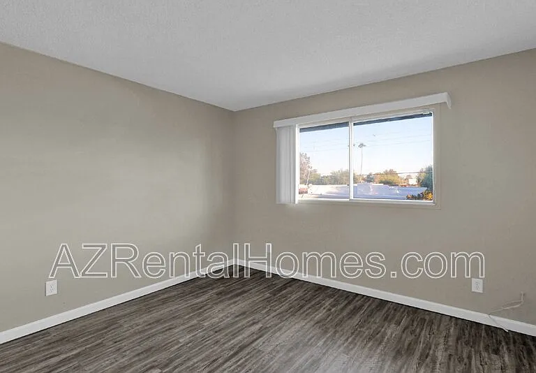 966 E La Jolla Dr — Photo 25