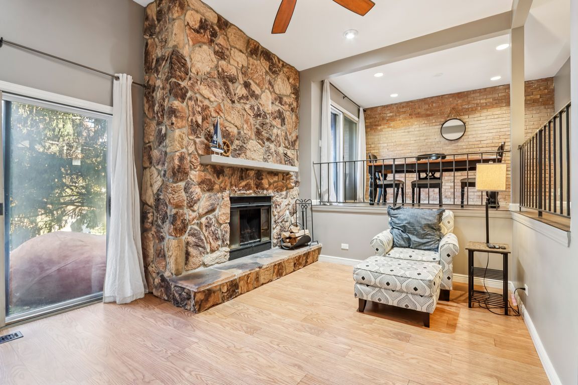 next background image