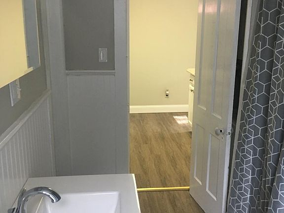 4th image of 16 Reynolds Ave
