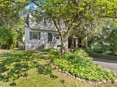 18 Maple Dr, Old Greenwich, CT, 06870