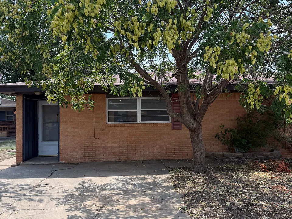1920 Gregory Dr #A