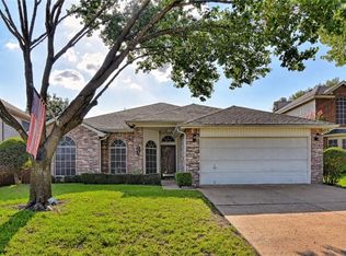 4327 Briar Hill Dr, Grand Prairie, TX 75052