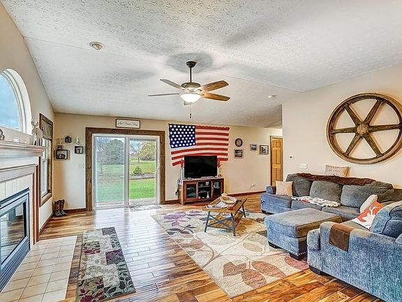 4th image of 1043 Amherst Blvd