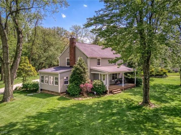 1566 Northeast Ave, Tallmadge, OH 44278