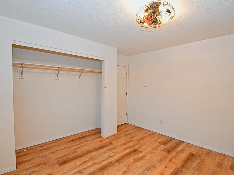 722 Strauss Ct — Photo 14