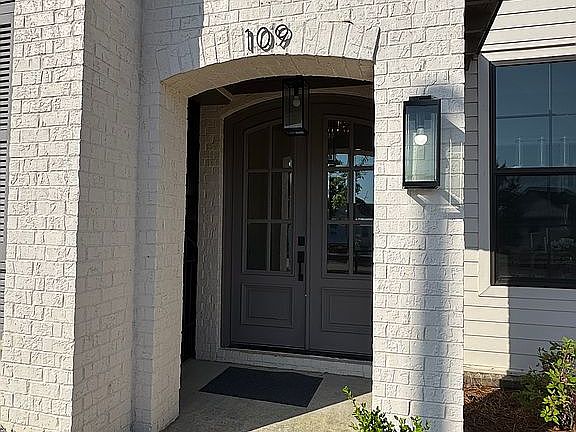 2nd image of 105 Farm View Dr #109