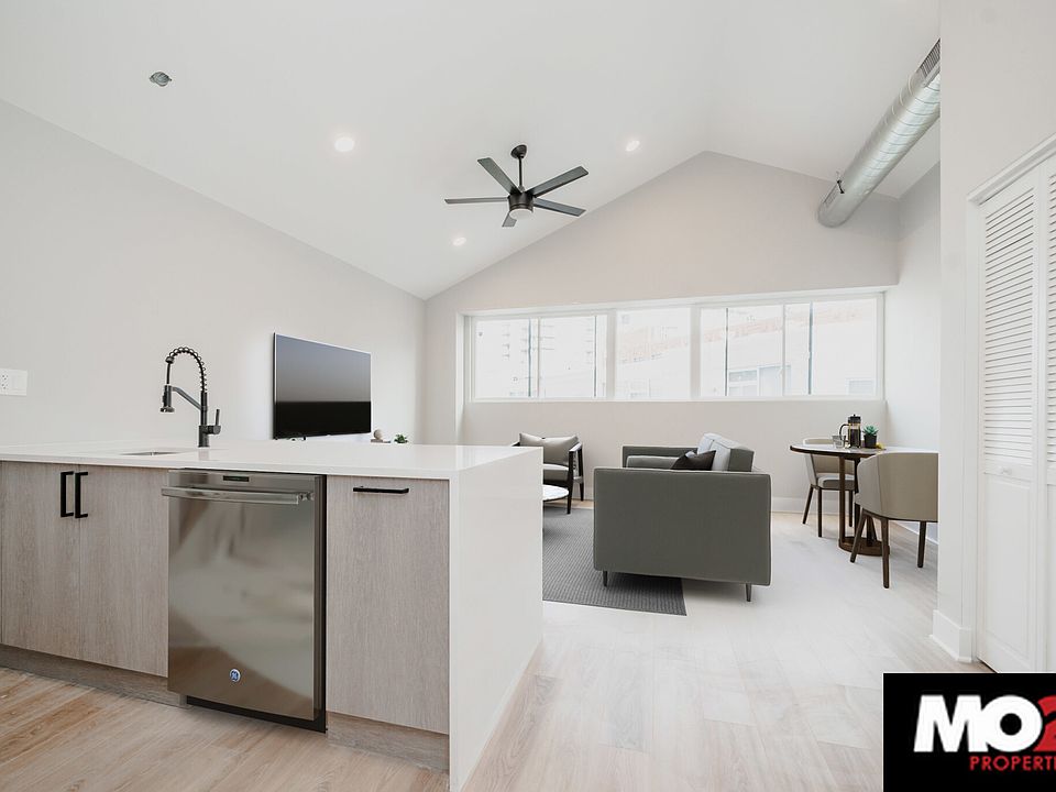 1st image of 683 N Milwaukee Ave #404