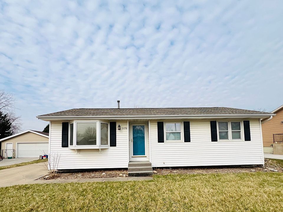 1st image of 3170 1st St