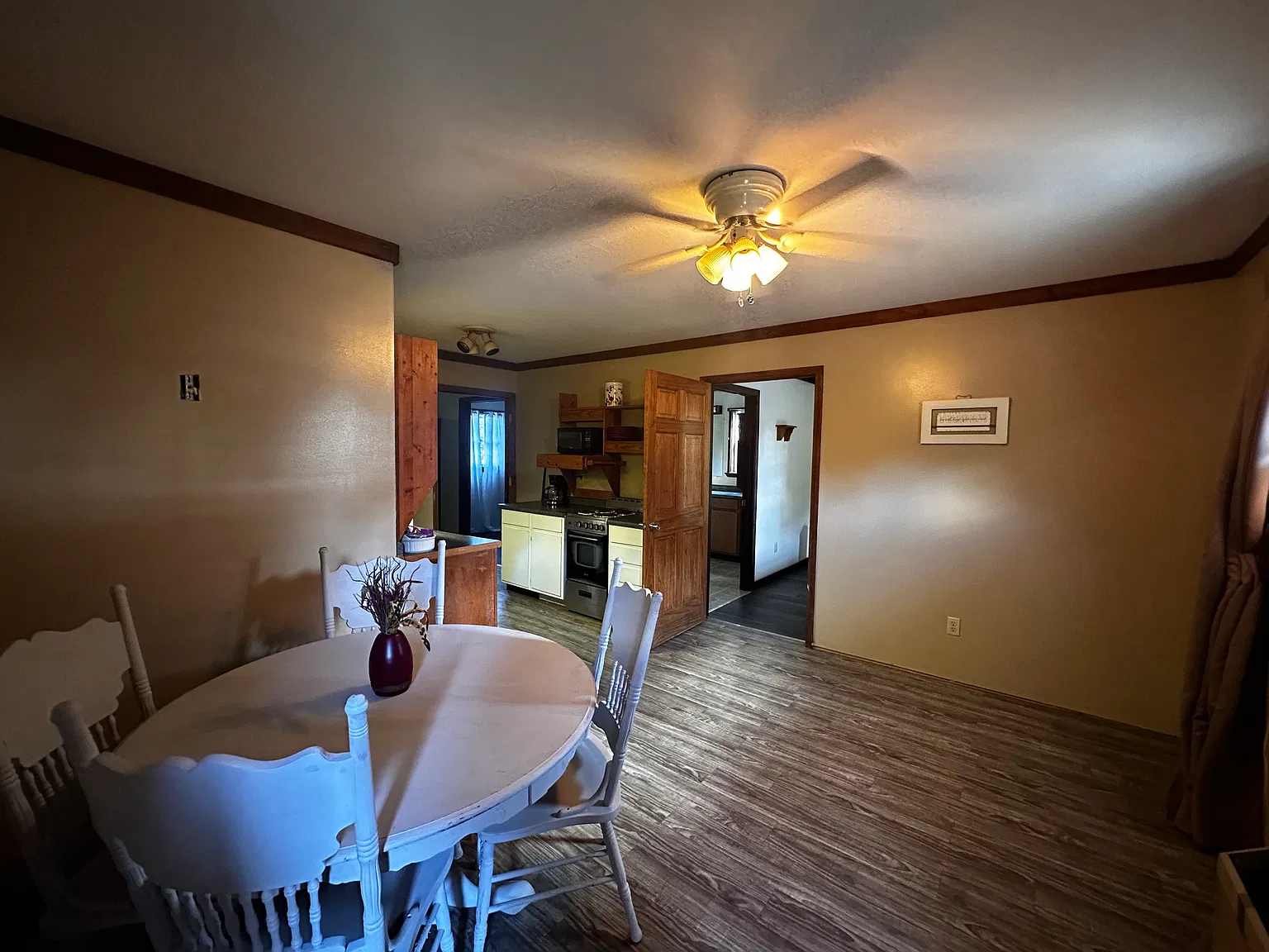2 bed, 800 sqft, $1,250 — Photo 2