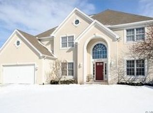 2430 Forestview Cir, Aurora, IL 60502