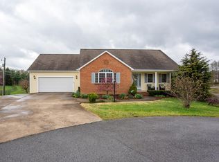 15073 Denham Dr, Abingdon, VA 24210