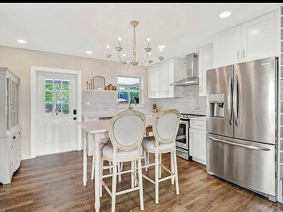5th image of 27610 Roslin Dr
