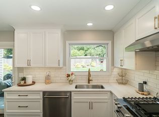 3 Morena Ct, Ballwin, MO 63011