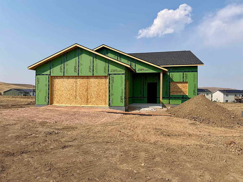 1st image of 9 W Country Rd