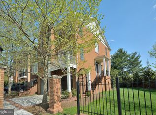 100 Herndon Mill Cir, Herndon, VA 20170