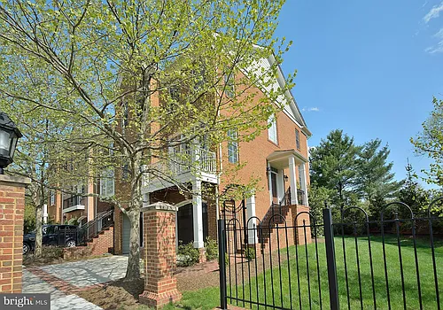 100 Herndon Mill Cir Photo 1
