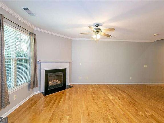 4th image of 127 Sunset Ln #127